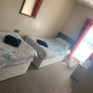 Zimmer mit zwei Einzelbetten